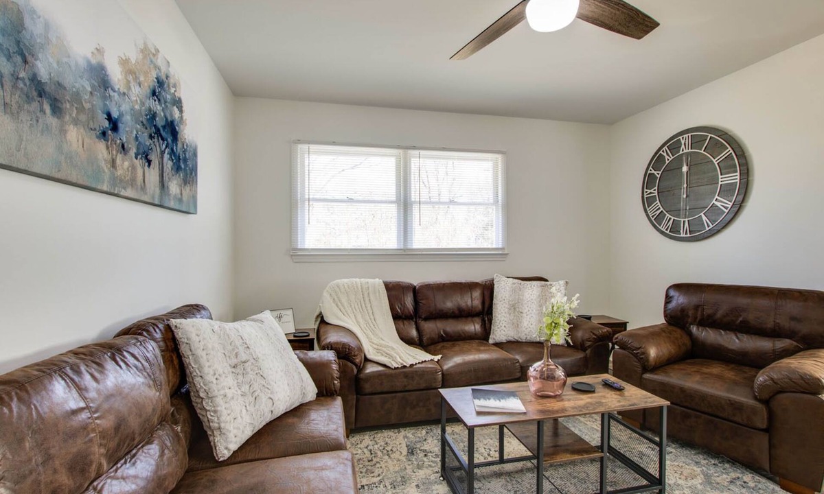 Murfreesboro House | Cozy home on a secluded lot - 40 mins from Nashville, 5 min from MTSU!