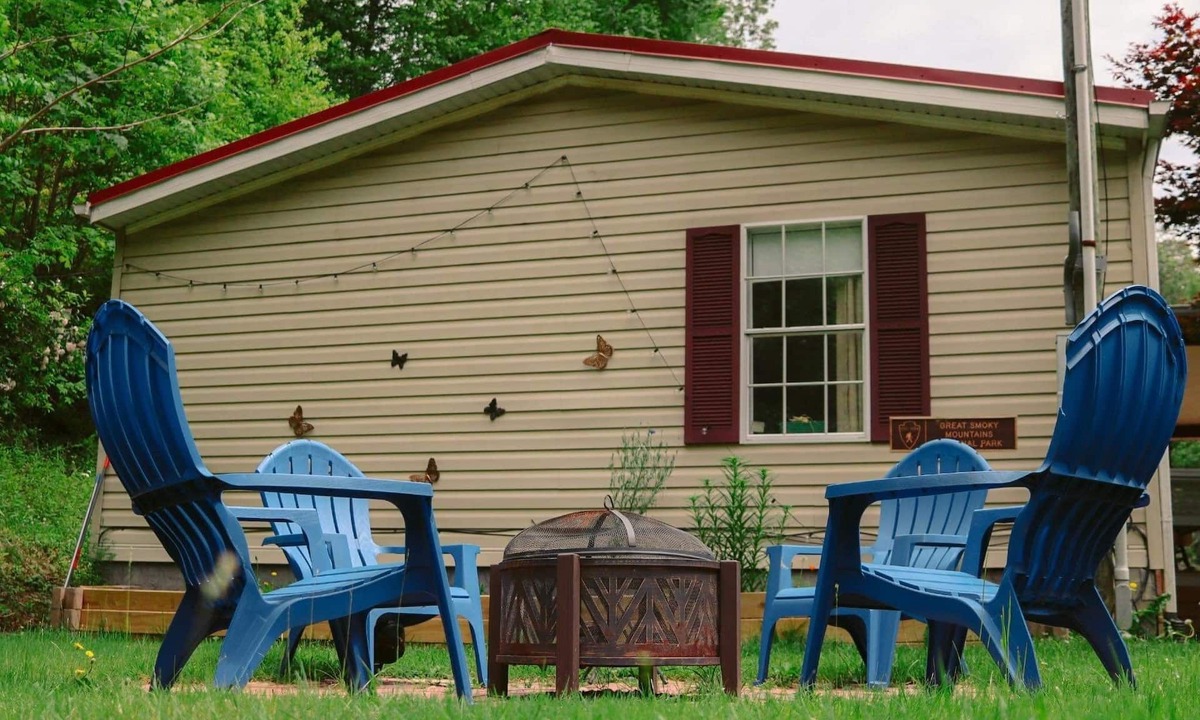 Pittman Center Cottage | Cozy Home✨ the best ofGatlinburg and National Park. WALK to the River