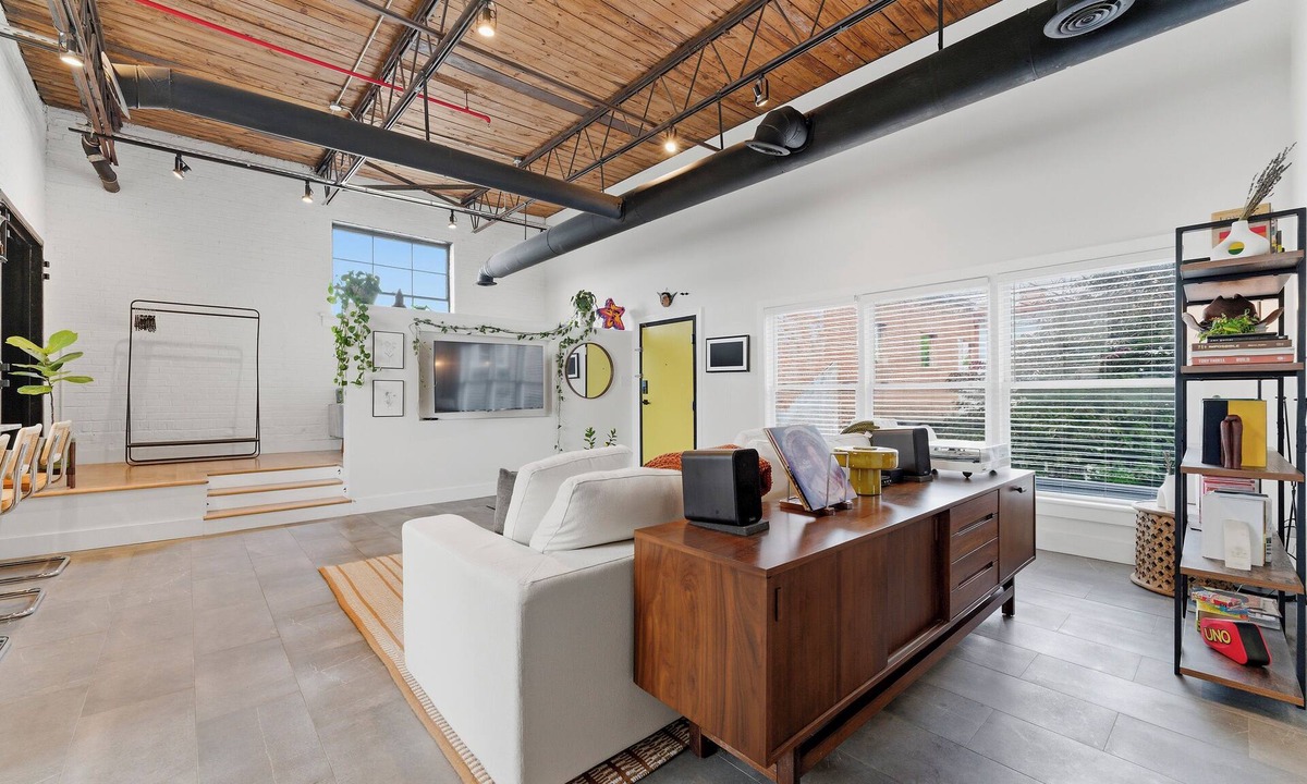 Castleberry Hill Condo | Cozy industrial loft with rooftop close to MAJOR INTERNATIONAL SPORTING EVENT