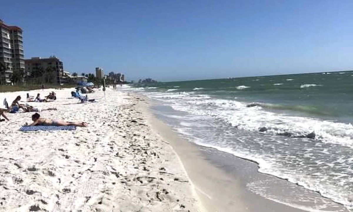 Vanderbilt Beach Condo | Cozy large 1-bedroom condo with WiFi, AC in serene Naples