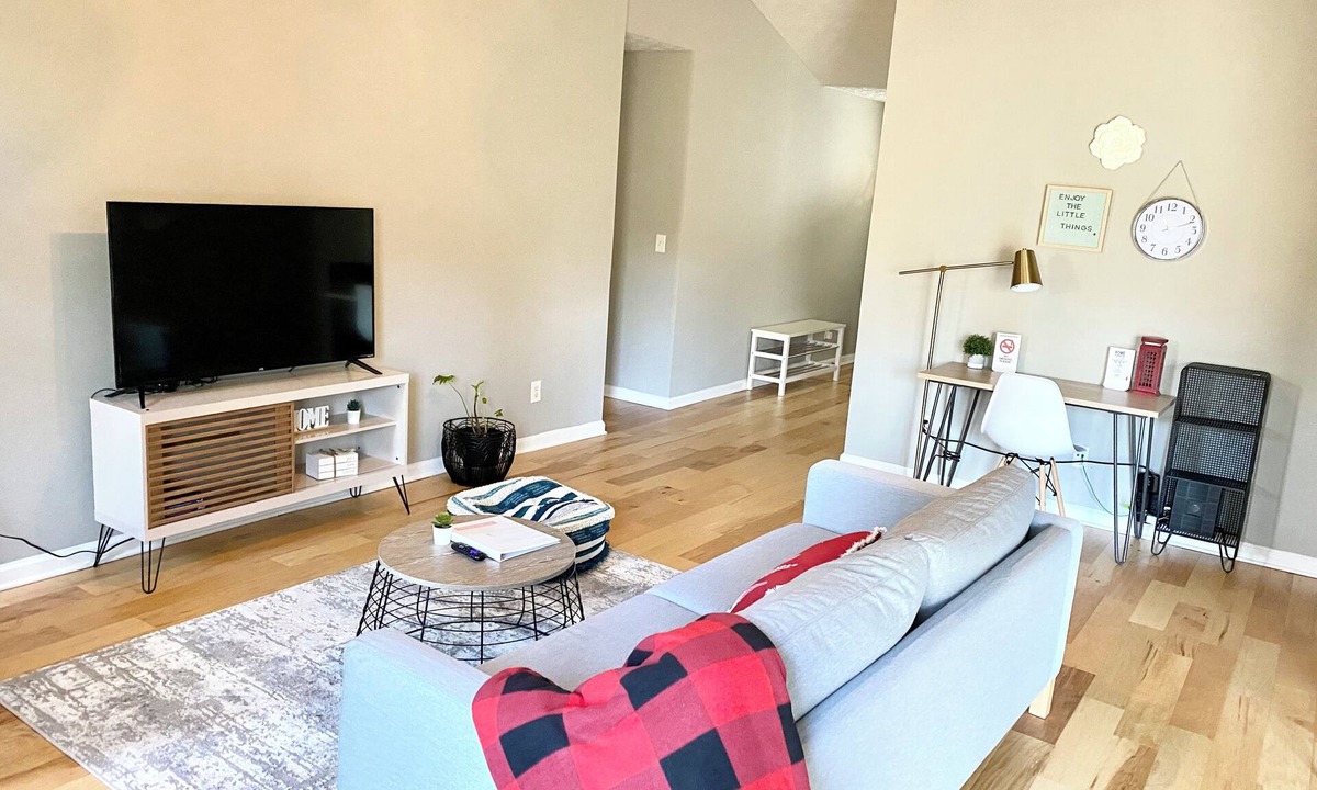 Flowery Branch House | Cozy & Modern 4 Beds/2 Baths house in serene Flowery Branch convenient location