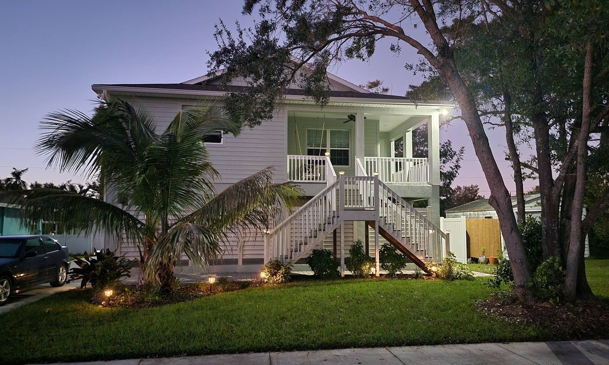 Bradenton House | Cozy new home 2 blocks from Manatee River, close to the boardwalk, and downtown