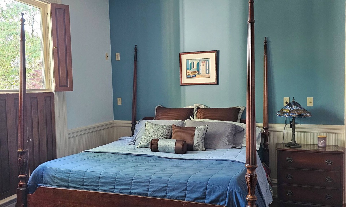 Statesville Apartment | Cozy private 1Bed 1Bath all amenities included in charming downtown Statesville.