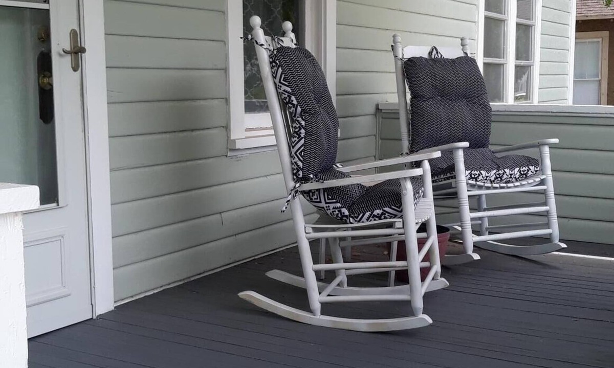 DeLand Cottage | Cozy Private Home @ Blue Moon Cottage in Historic Deland, Fl.