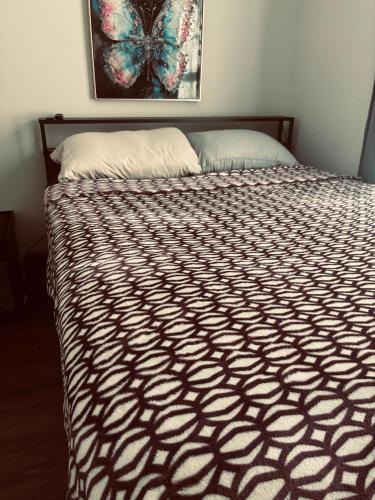 Pittsburgh House | Cozy Private Room 6 on Fletcher Street with Shared Bathroom