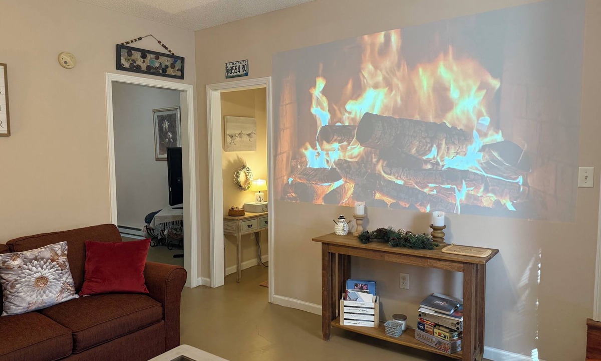 Gaffney Apartment | Cozy, Quiet, in nice neighborhood. 2 miles from I-85 and Outlet Mall.