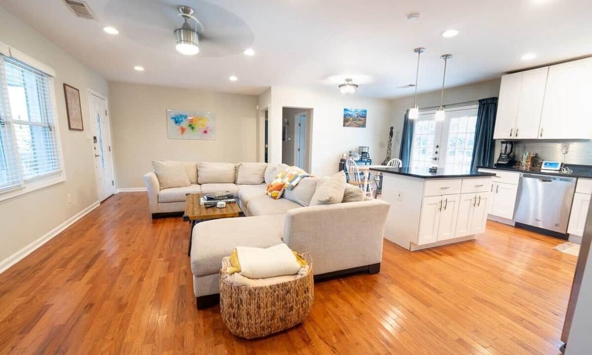 Candler-McAfee House | Cozy Ranch Style Home in Decatur, GA