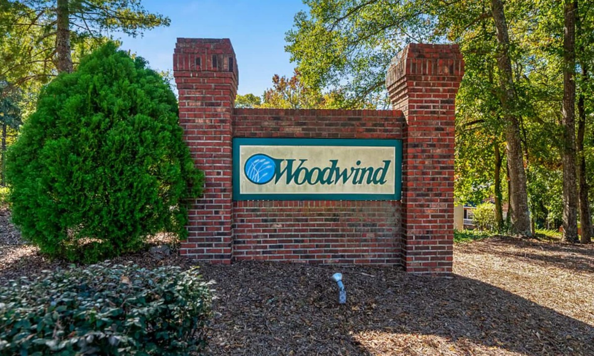 Mauldin House | Cozy Red Brick Townhouse