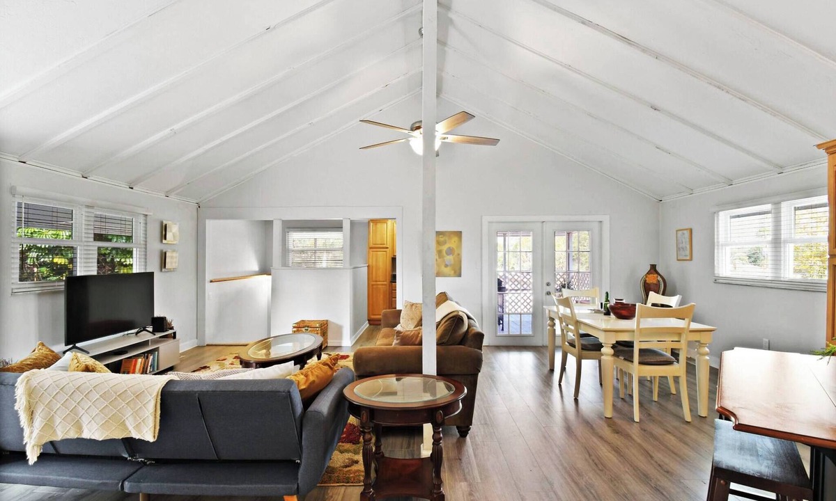 Babson Park House | Cozy Retreat Near Crooked Lake with Gym, Games & Deck Views
