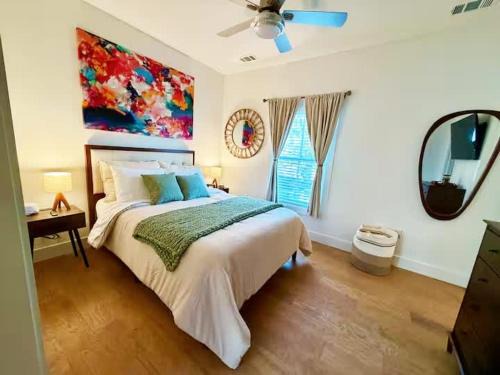 Dixon Park House | Cozy Savannah stay Historic District Walkable