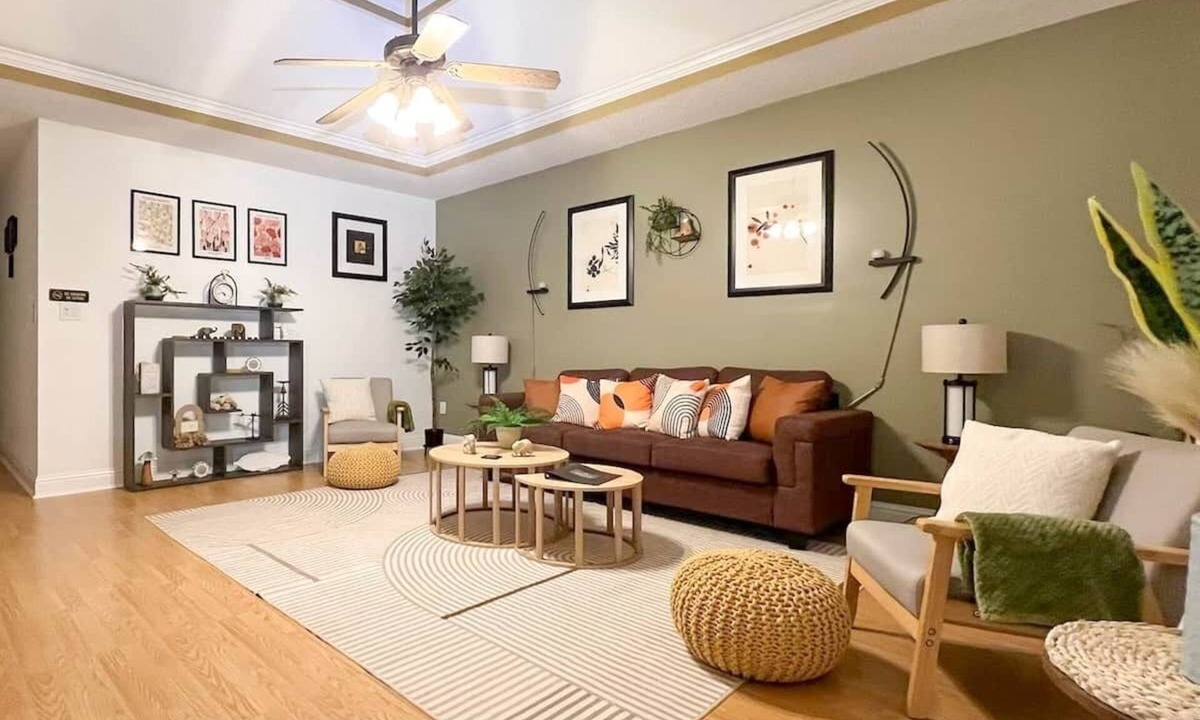 Warner Robins House | Cozy Serenity Home Theater Fenced