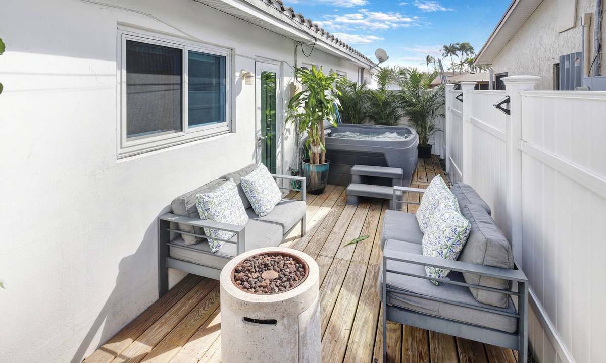 Wyndham Sea Gardens Pompano Beach | Melaleuca Gardens