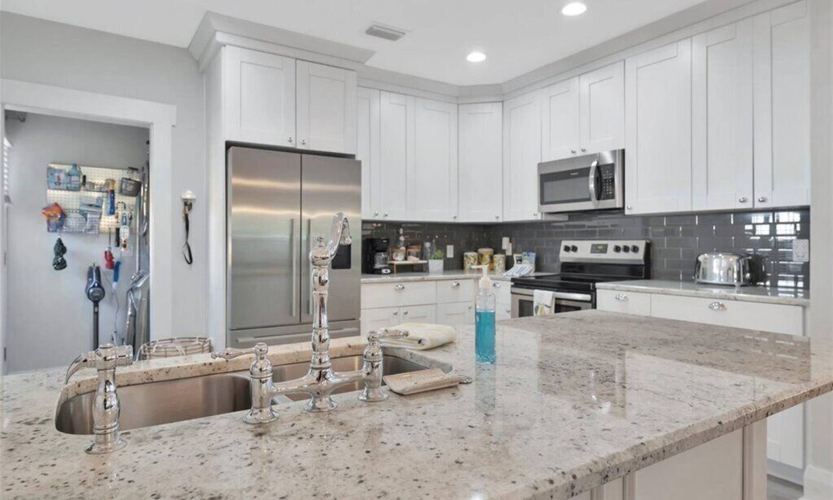 South Seminole Heights House | Craftsman Bungalow Retreat in Brilliant, Tampa, FL! Close to Everything!