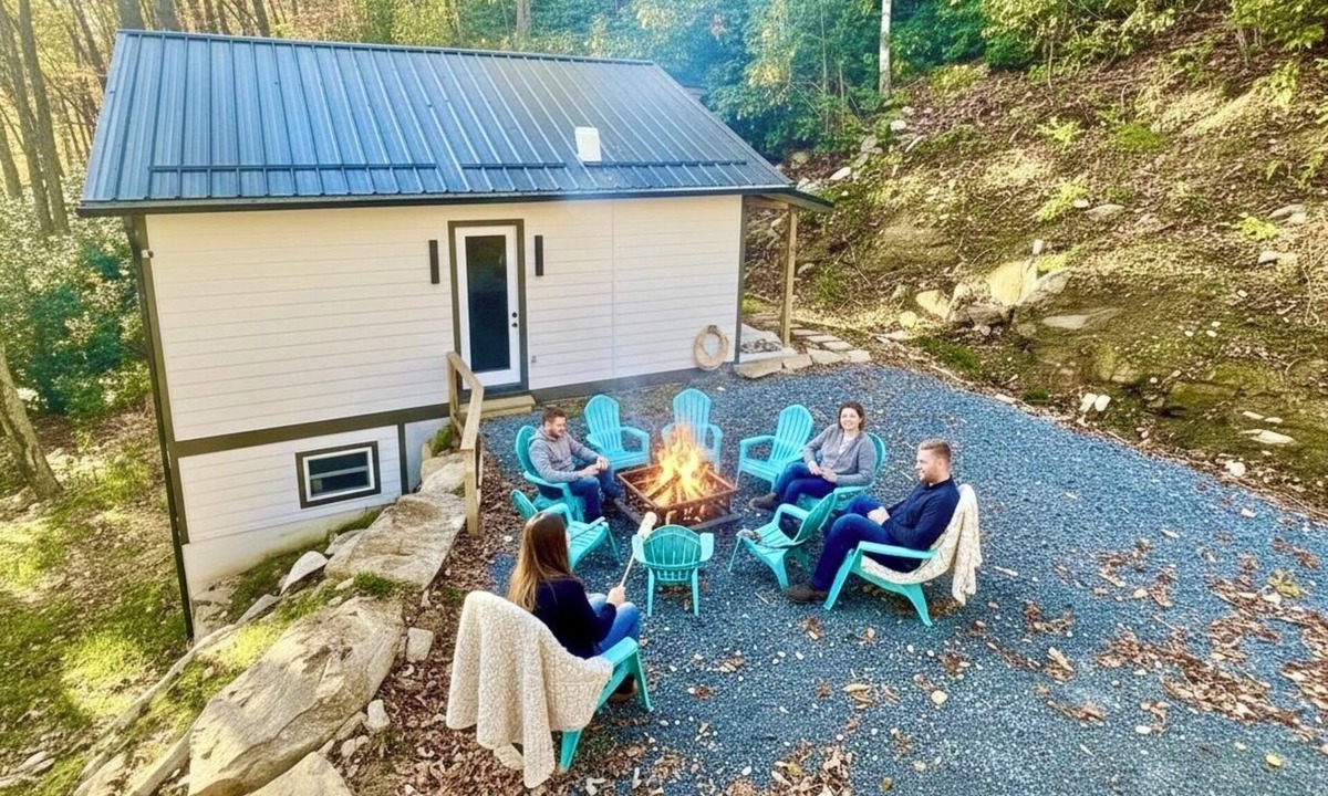 Mills River Cottage | ¶ CreekSide Guest House ¶ Near to Asheville/Mountains
