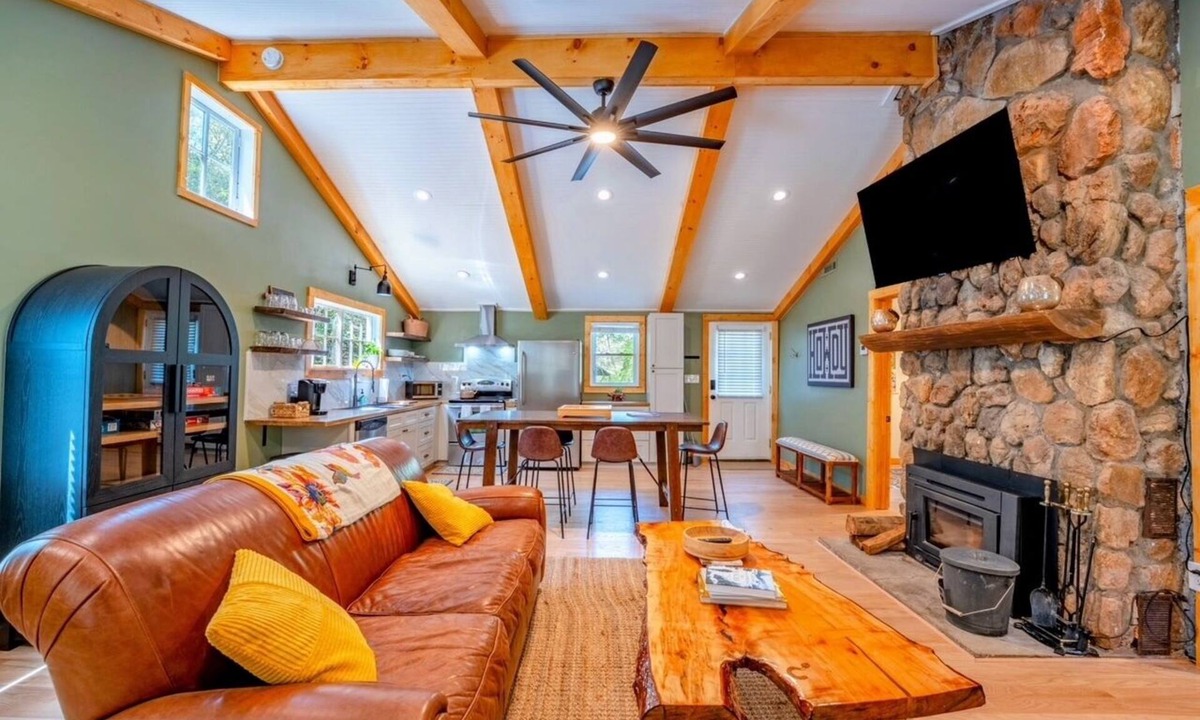 Lakemont Cabin | Creekside Lakemont Retreat ~Adventure & Relaxation