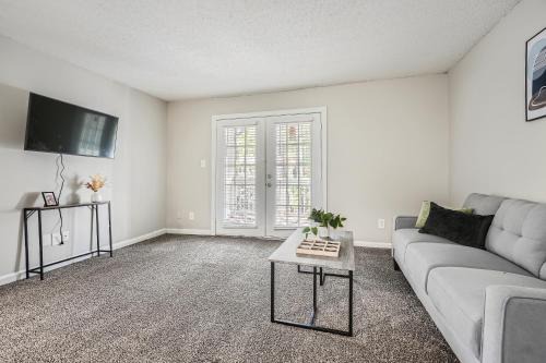 Marietta Apartment | Crest at East Cobb 1830B Comfort spacious 2Bd 2Bt
