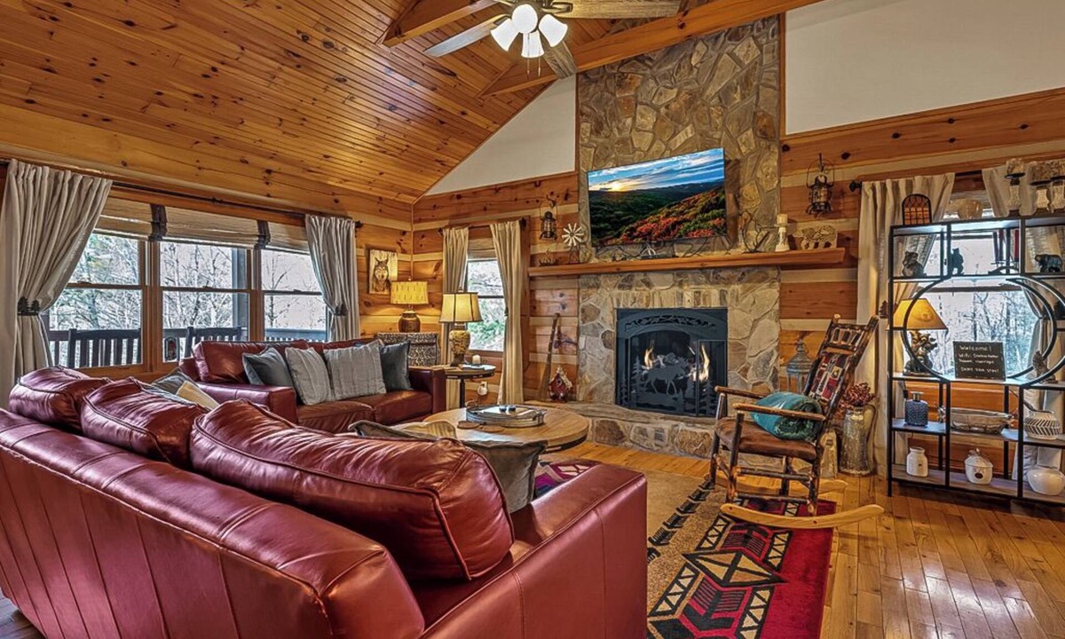 Boone Cabin | Crooked Feather @ River Ridge Awaits You!