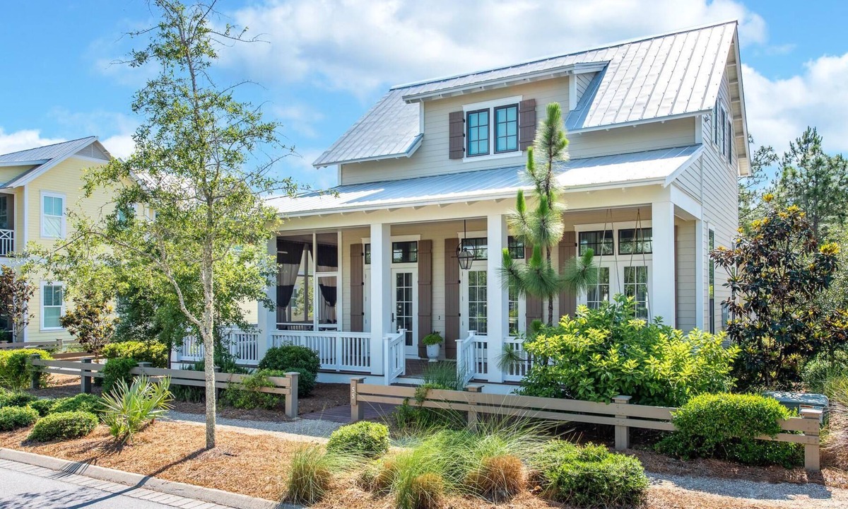 Watercolor House | Crossings District Retreat with LSV