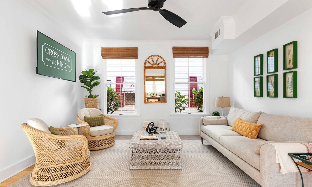 Downtown Charleston House | Crosstown @ King | Elegant Downtown Stay Near King