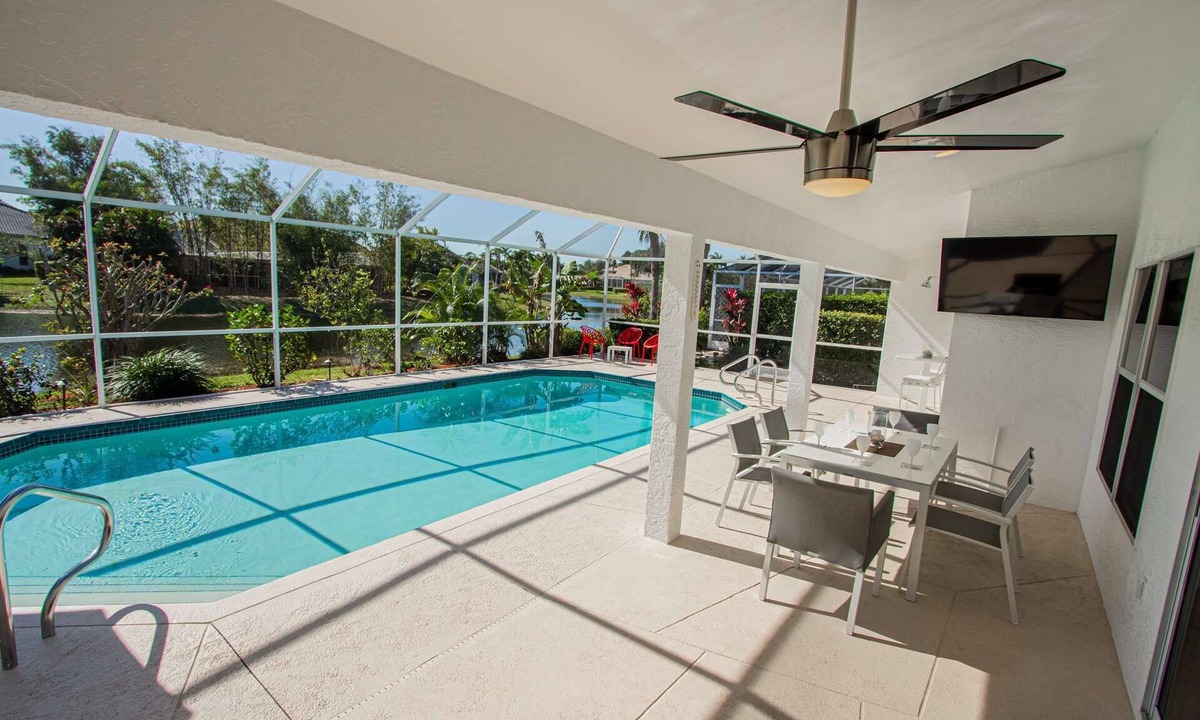 Crown Pointe House | Crown Pointe- Covered Lanai w/TV-Heated South Facing Pool, Newly Renovated home w/3 king beds!