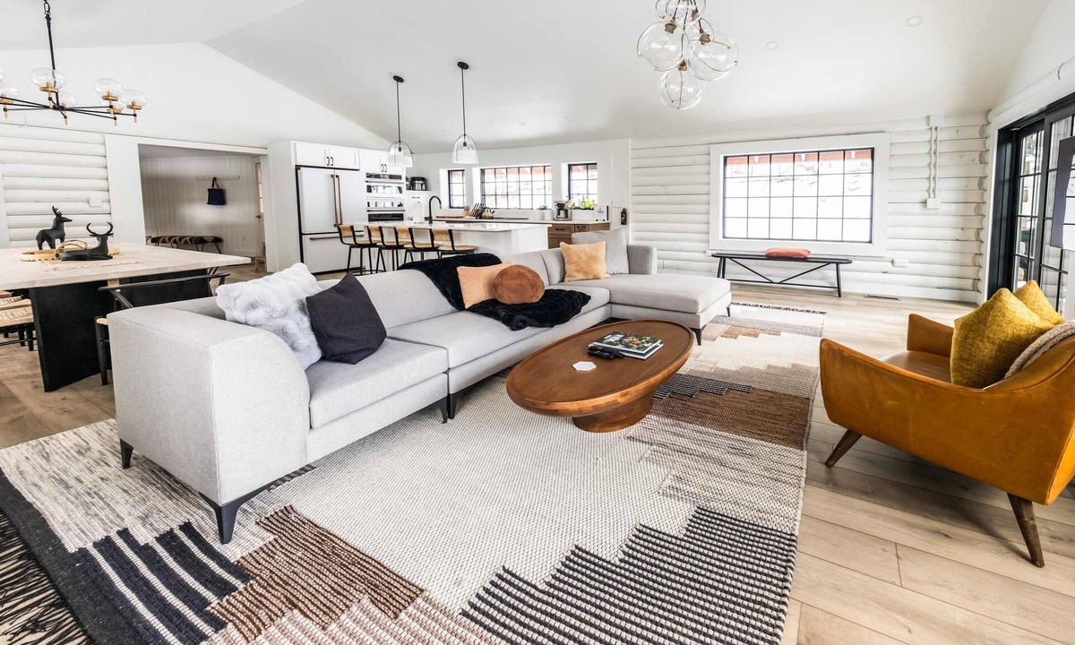 Warwick House | Custom Log Cabin, Hot Tub, Fire Pit & Wood Stove