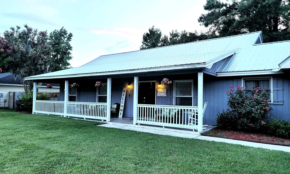 Bloomingdale House | Cute house on a quiet street w/Air UV Filter