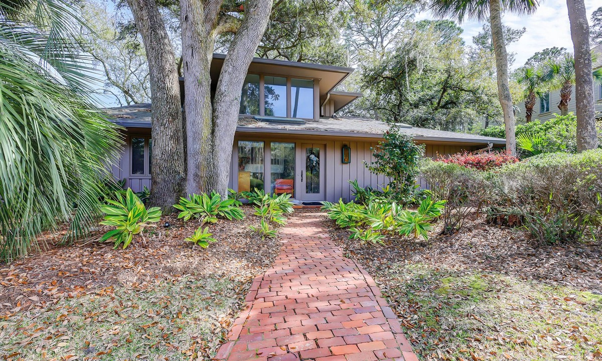 Beach Lagoon House | Cute oceanside home with direct path to beach, fireplace, patio, grill, balcony