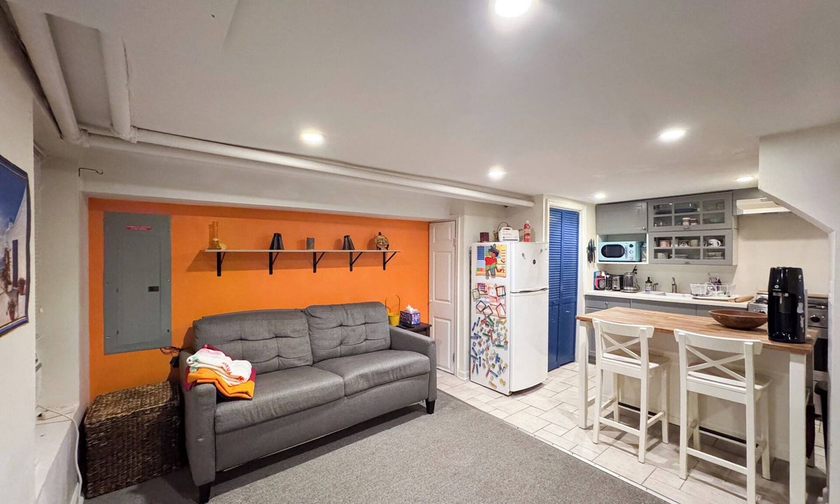 Near Northeast Apartment | Cute, private 1BR in heart of Capitol Hill!