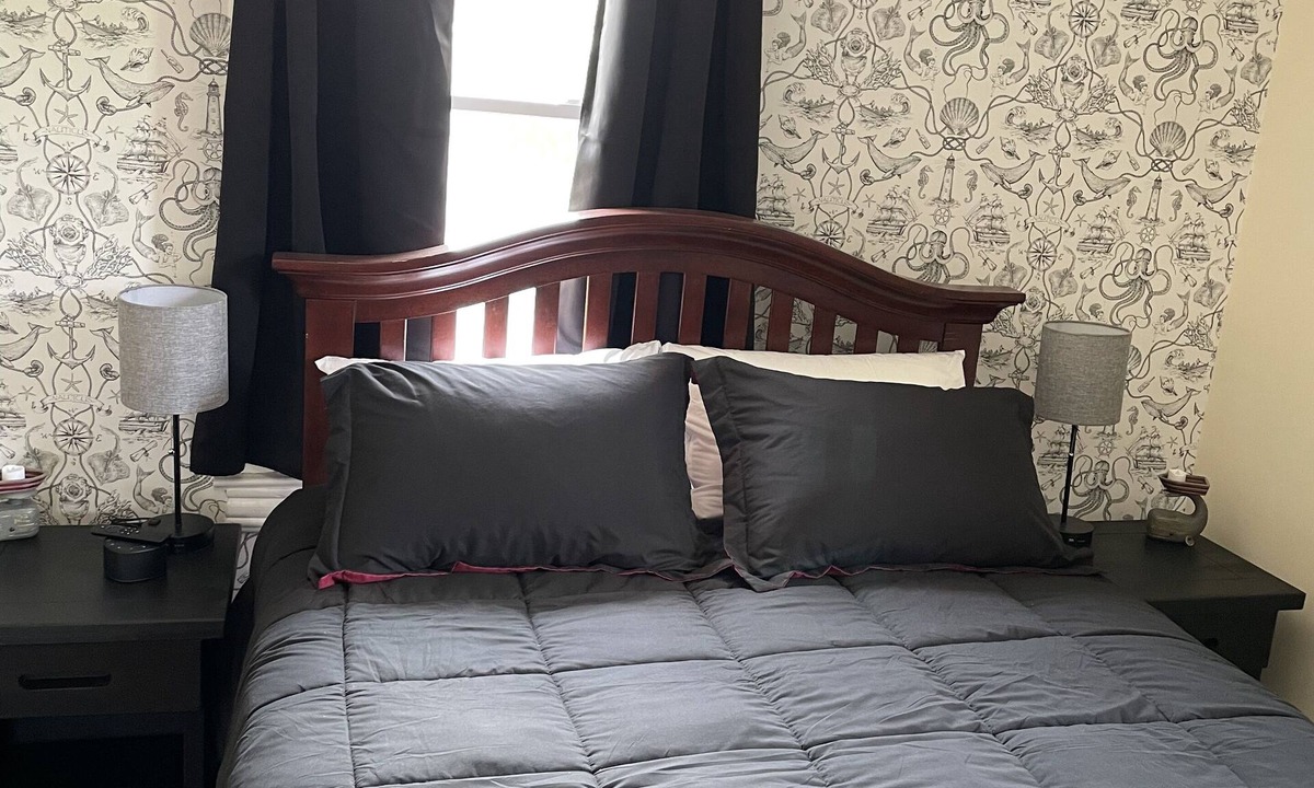 West Creek Bed & Breakfast | Cutlass Private Room close to LBI Long Beach Island West Creek Tuckerton Wedding