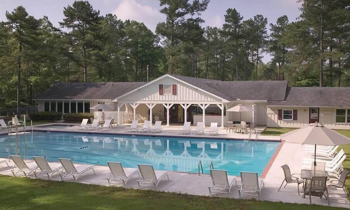 Villa Rica Condo | CW Villas at Fairfield | Balcony Queen Studio
