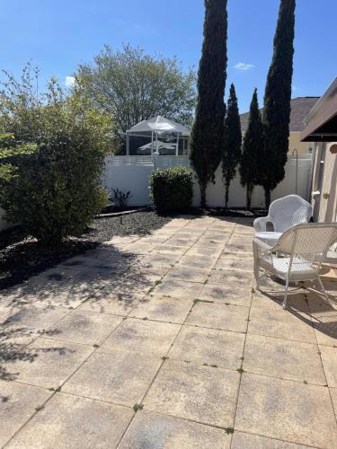 Bonnybrook Villa | Danbury - Courtyard Villa By Lake SumterVillagepeople