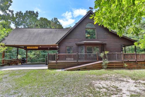 Mineral Bluff House | DANCING BEARS CABIN - Secluded 3-Bedroom, 3.5-Bath Luxury Cabin with Hot Tub