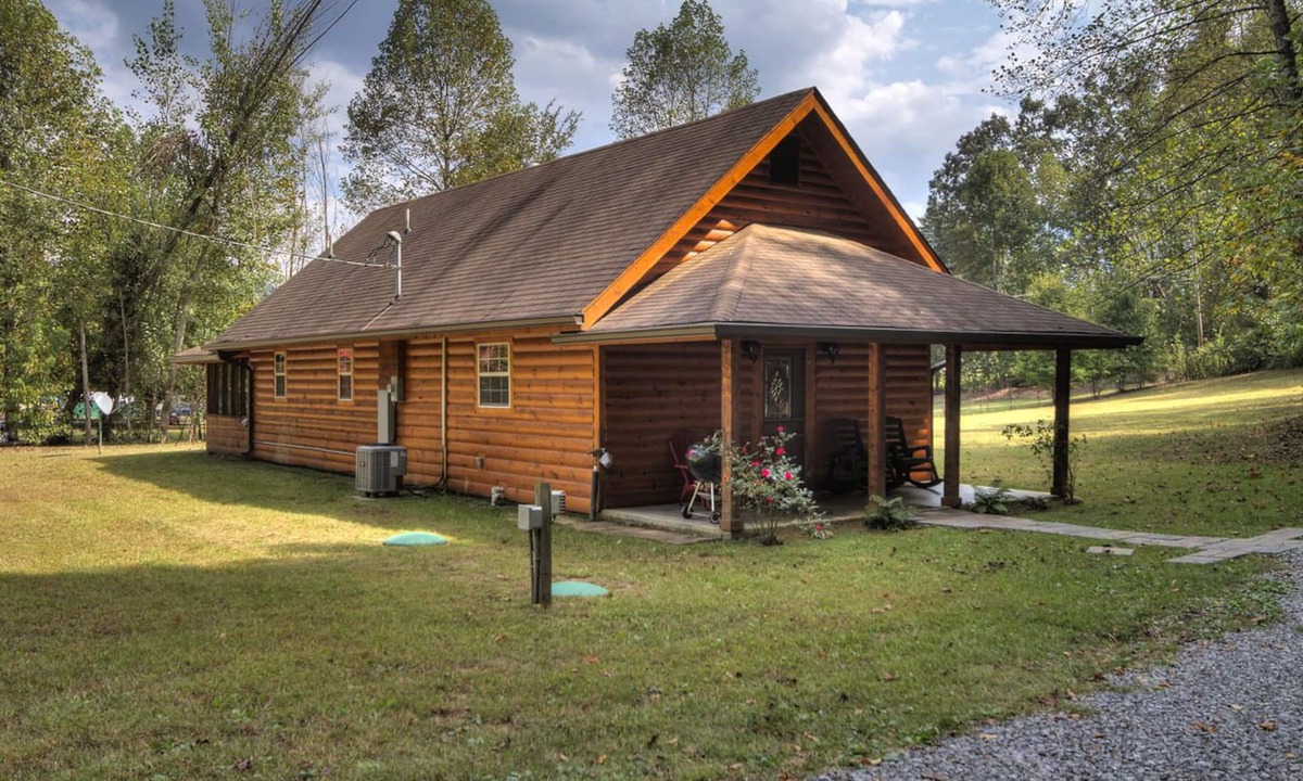 Sevierville House | Dancing With The Bears - Boogey On Down!