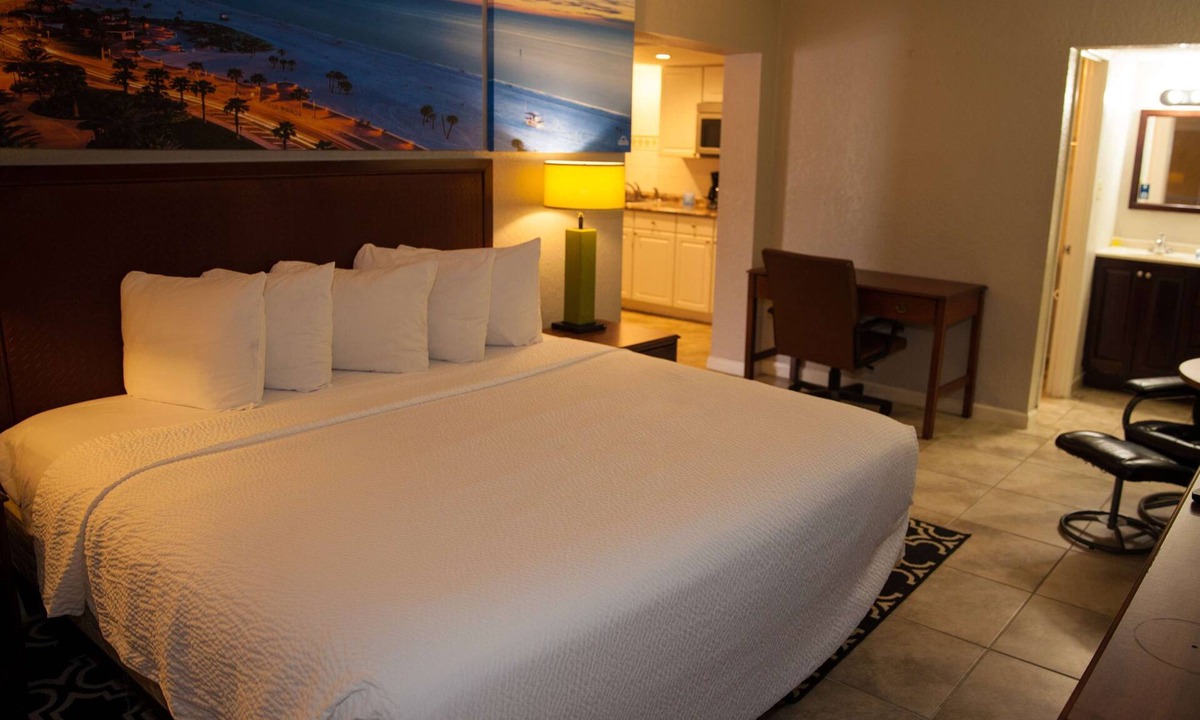 Cocoa Hotel | Days Inn by Wyndham Cocoa Cruiseport West At I-95/524
