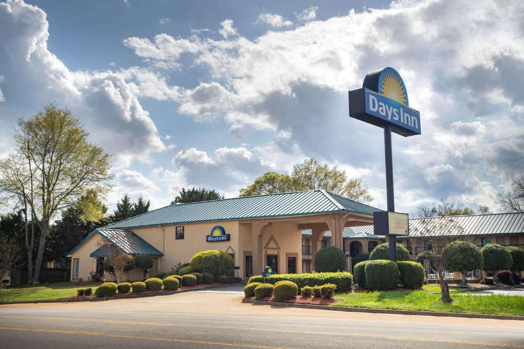 Thomaston Hotel | Days Inn by Wyndham Thomaston