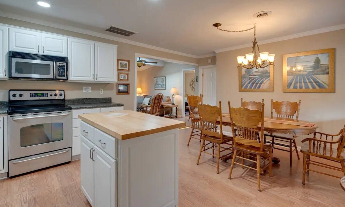Lake Lure Cabin | Deer Meadow Cabin ~Lake Lure~ Breathe in Fresh Mountain Air - Pet Friendly