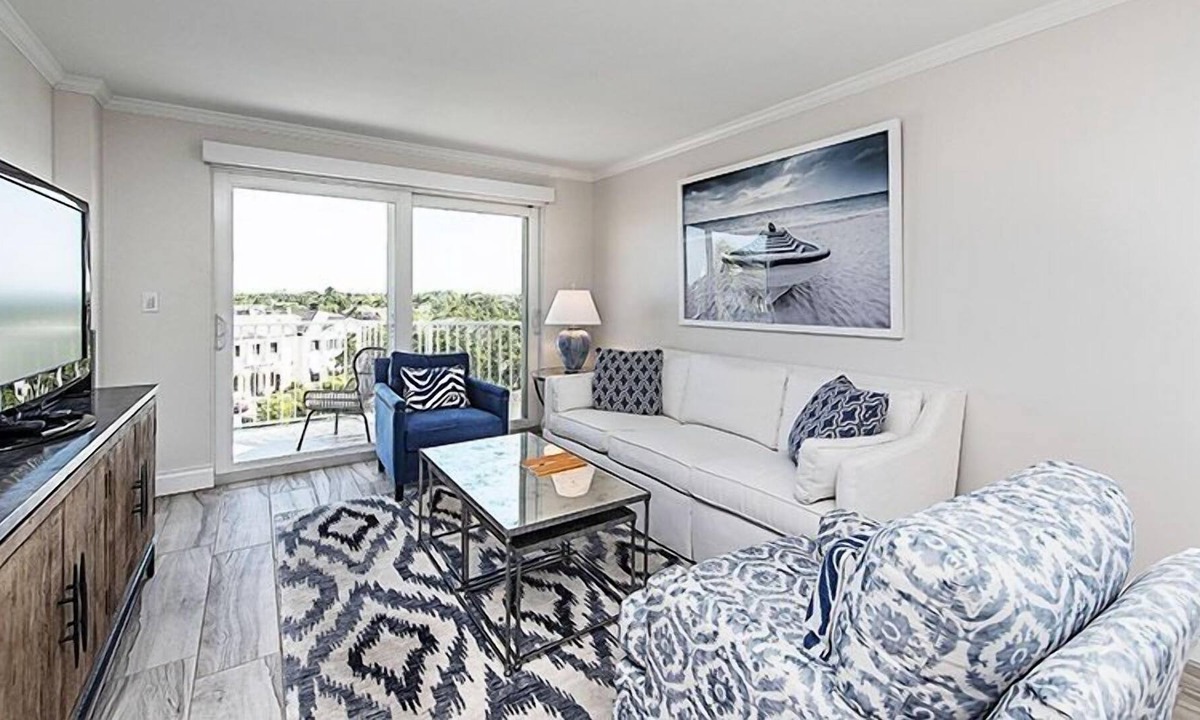 Coquina Sands Condo | Del Mar Club in Naples