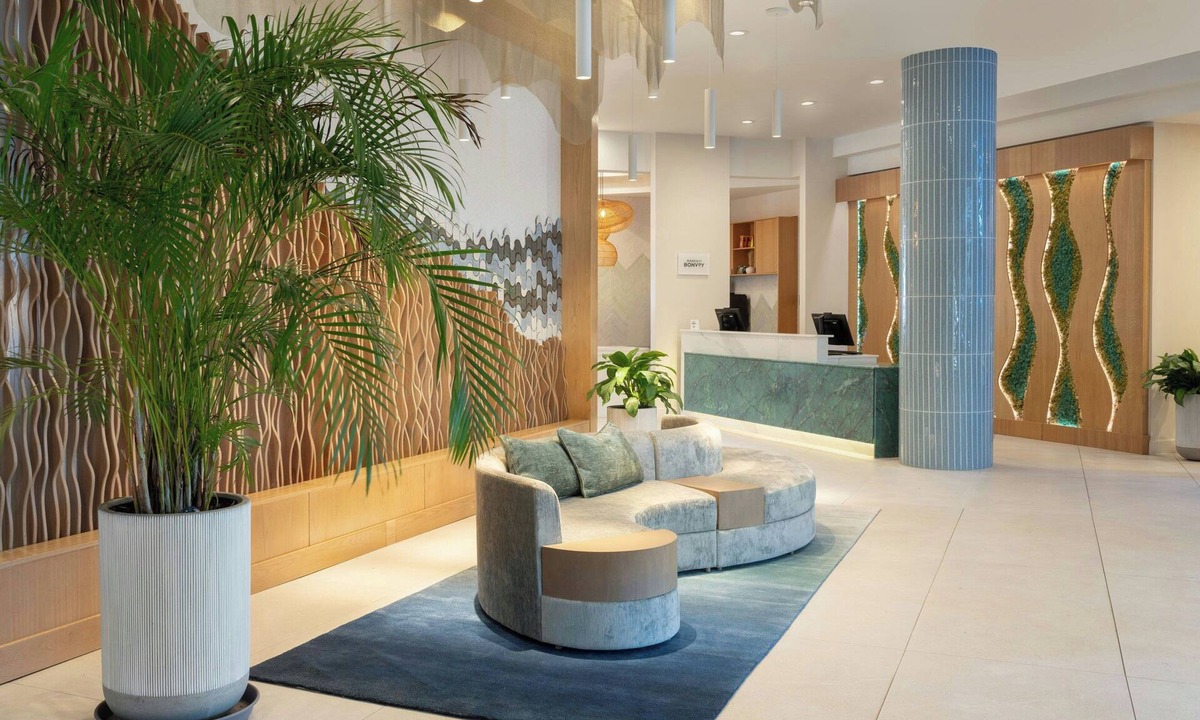 West Palm Beach Hotel | Delta Hotels by Marriott West Palm Beach