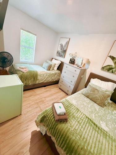 Midtown House | Deluxe Room in best location Miami in a 2 Bedrooms Unit - Parking, Laundry and Luggage Storage