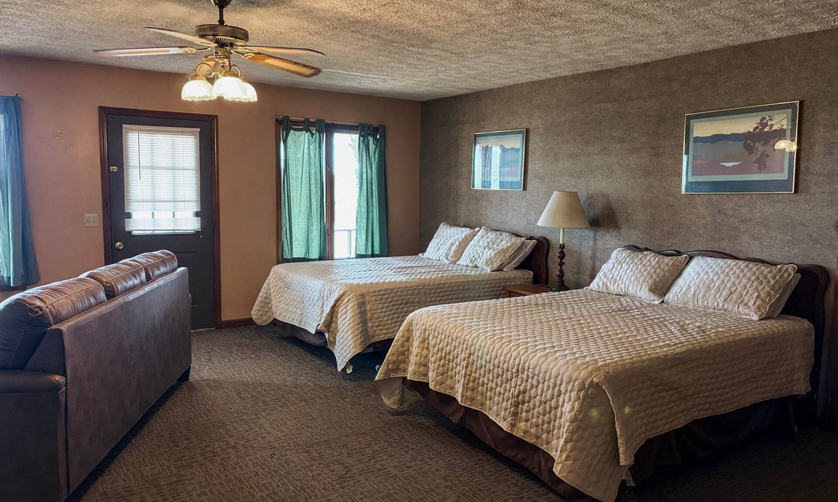 Golconda House | Deluxe Suite - Bungalow overlooking the River!