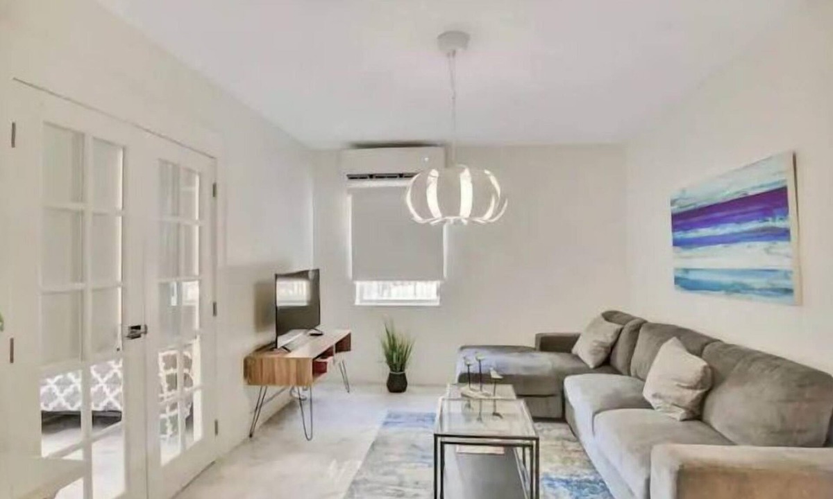 Buena Vista Apartment | Design District Apartment B