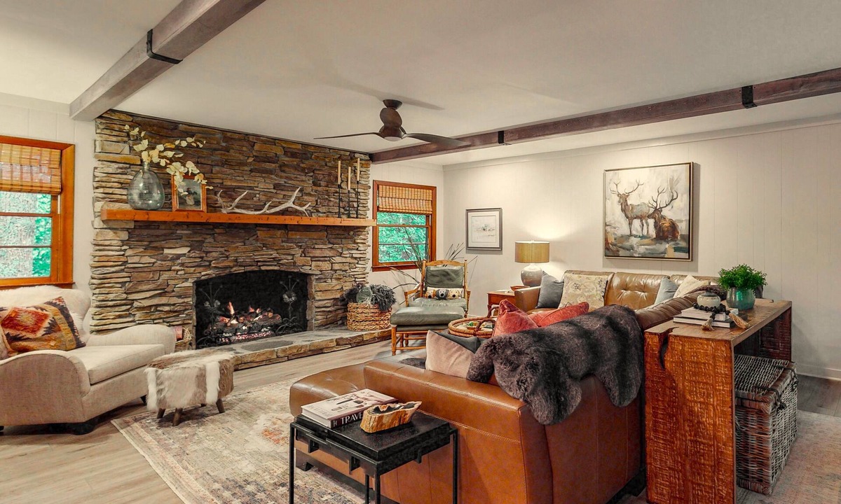 Highlands House | Designer Cabin in Highlands, NC – Luxe Outdoor Living - Pet-Friendly Retreat
