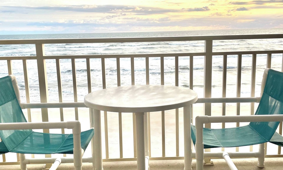 Rogers Seabreeze Apartment | Direct Ocean Front 1 Bedroom in charming Daytona Beach