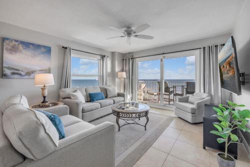Seawinds Condo Apartment | Direct oceanfront penthouse 2/2 with gorgeous corner condo views, a heated pool, and garage