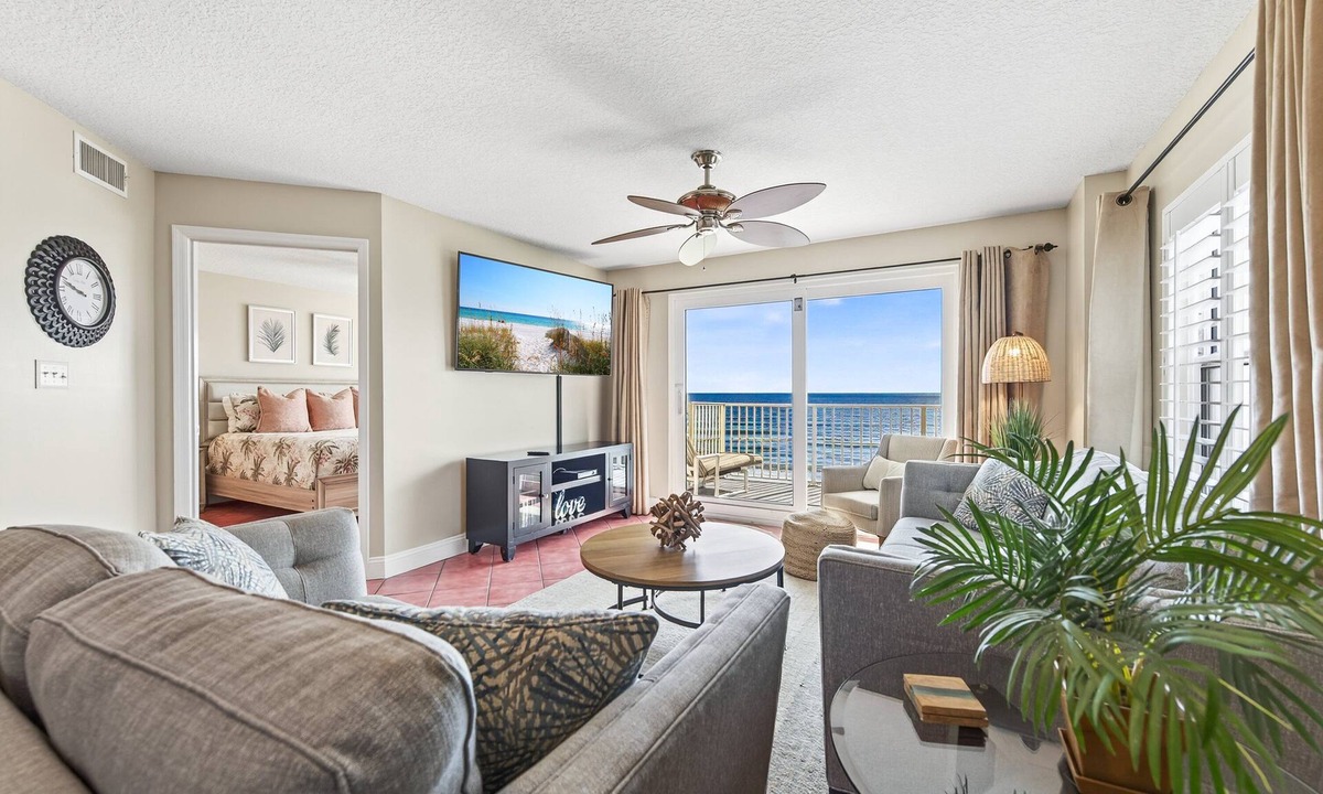 Seawinds Condo Condo | Direct oceanfront corner condo with stunning views, huge balcony, heated pool, and garage parking