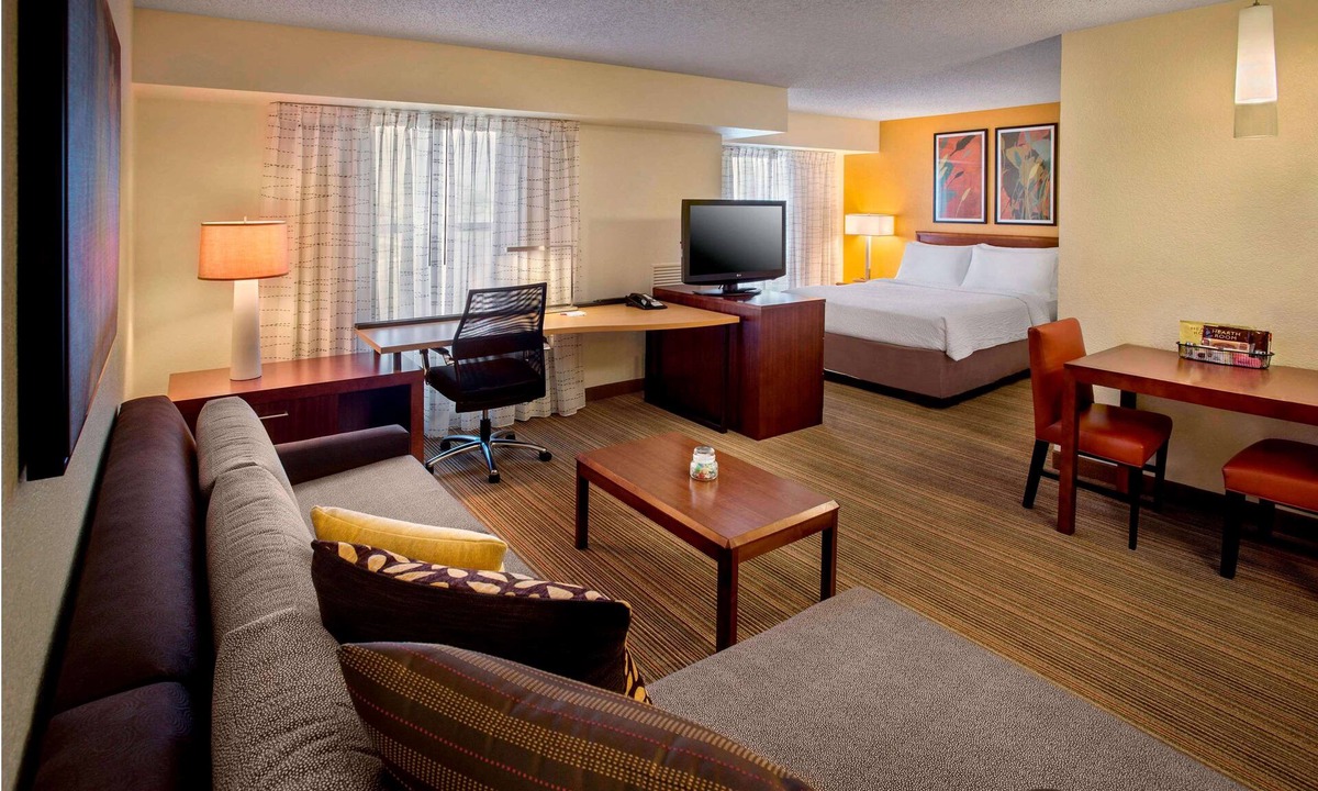 Bethlehem Apartment | Discover Lehigh Valley Attractions w/Parking & Seasonal Pool, Free Breakfast