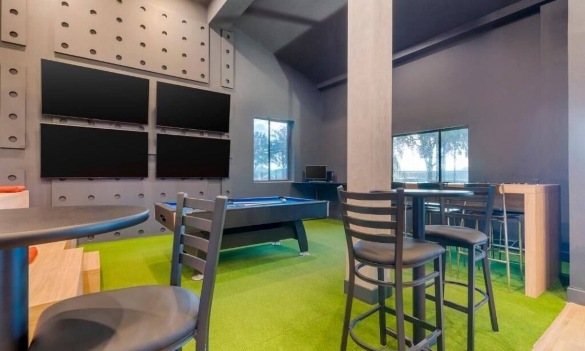 Wesley Chapel Hotel | Discover Peaceful Comfort Steps from The Grove's Vibrant Scene! w/Outdoor Pool!
