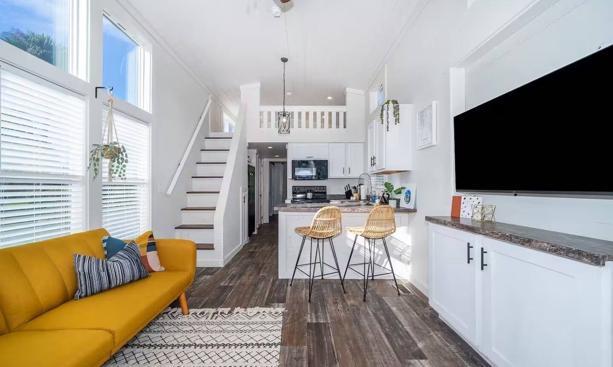 Kissimmee Cottage | Disney Area Tiny Home Escape