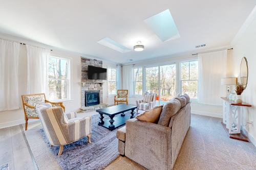 Seaford House | Dock, Game Room! Riverfront Retreat in Seaford