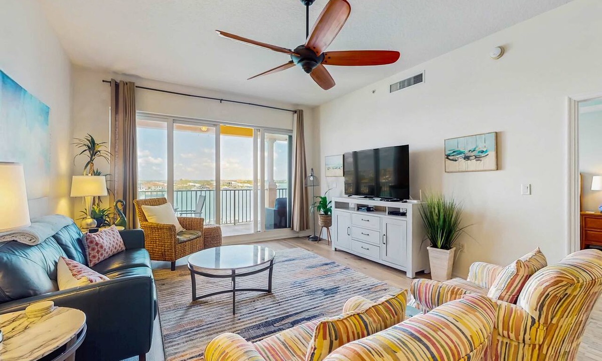 Clearwater Beach Condo | Dog friendly bayfront 4th floor condo with bay views heated pool pool spa WD